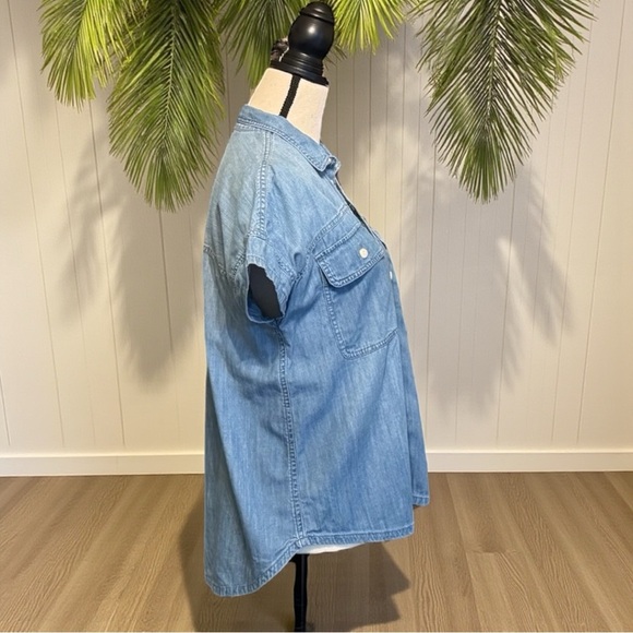 Madewell Chambray Denim Short Sleeve Button-Up Shirt - Size Small - Picture 2 of 10